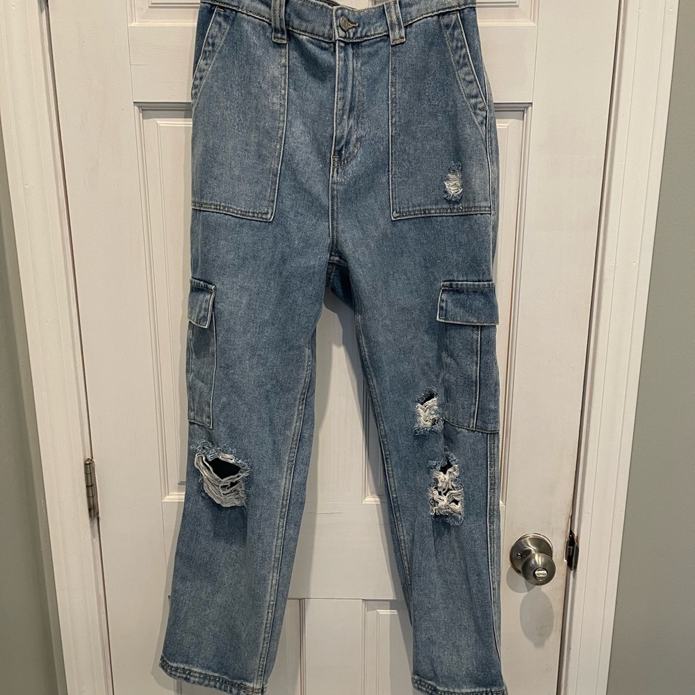 PacSun High Rise distressed cargo jean, size 28